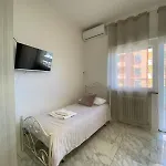 Ennio باري