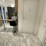 Ennio باري