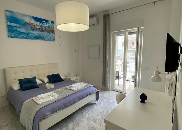 Ennio בית הארחה 3*